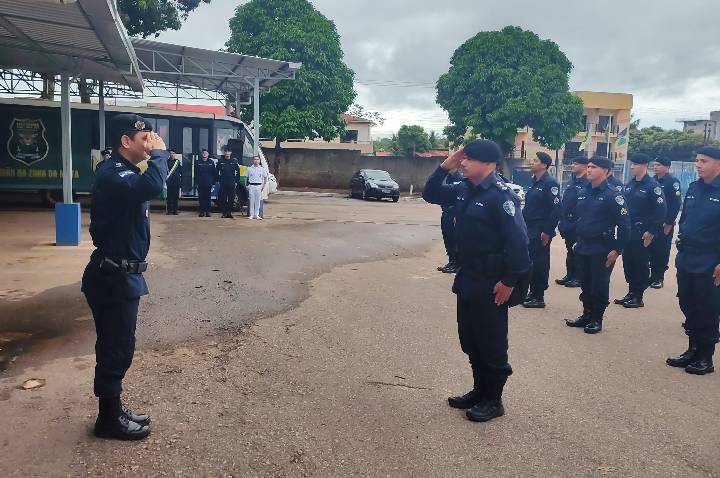 10º BATALHÃO DE POLÍCIA MILITAR REALIZA FORMATURA ALUSIVA AO DIA DE TIRADENTES