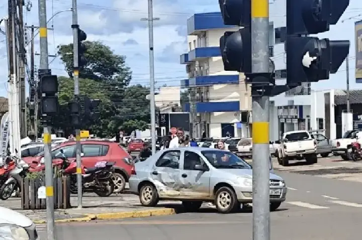 Acidente em Vilhena envolve idoso sem CNH - VEJA O VÍDEO