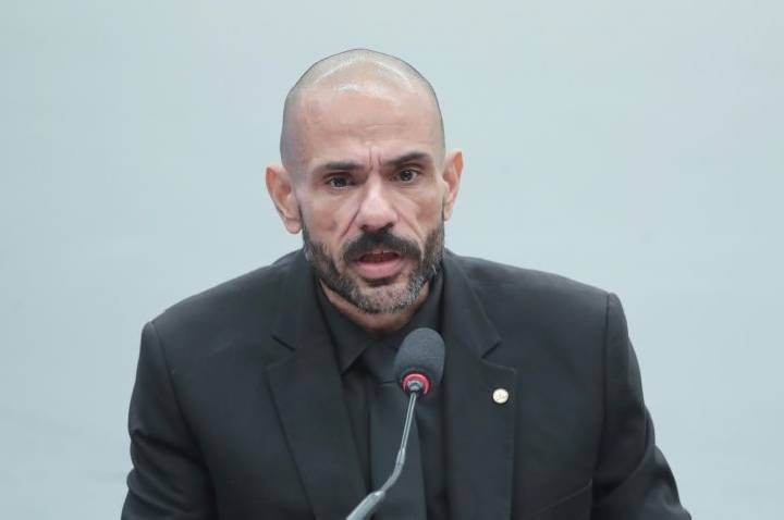 Comissão aprova selo para comércio que der desconto a agentes de segurança