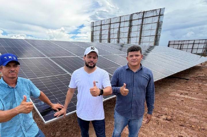 Deputado Edevaldo Neves viabiliza entrega de placas solares para associação em Vilhena