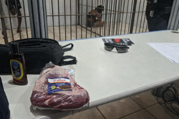 Foragida da Justiça é presa em flagrante após furtar peça de maminha em supermercado na zona Leste