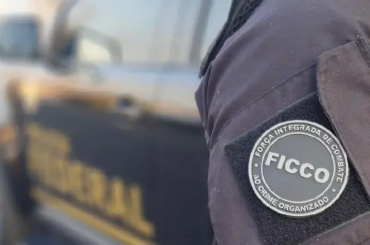 Força integrada fecha ponto de tráfico e apreende entorpecentes na capital