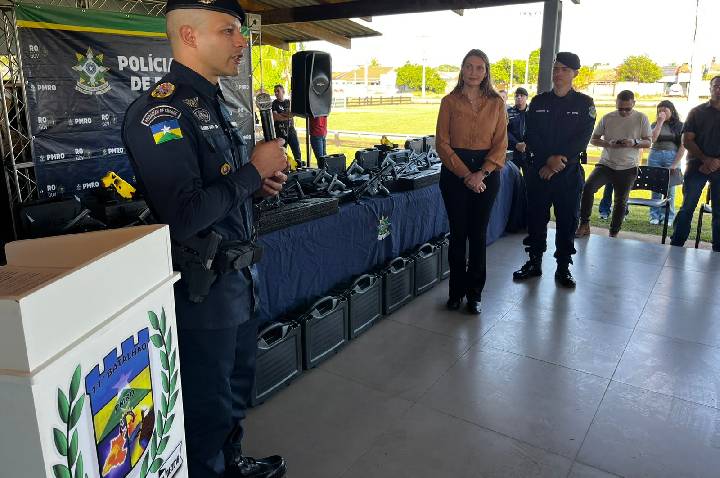 Governo de Rondônia por meio da Polícia Militar inicia entrega de armamentos em municípios do eixo da BR-429