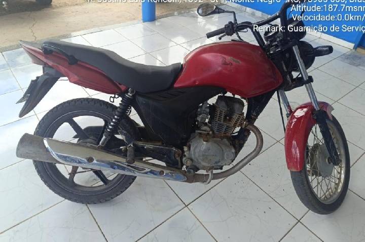 MONTE NEGRO – POLÍCIA MILITAR IDENTIFICA MOTOCICLETA COM SINAIS DE ADULTERAÇÃO E CONDUZ ENVOLVIDO À UNISP