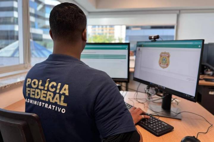 PF publica calendário para CACs renovarem registro de armas de fogo; confira datas