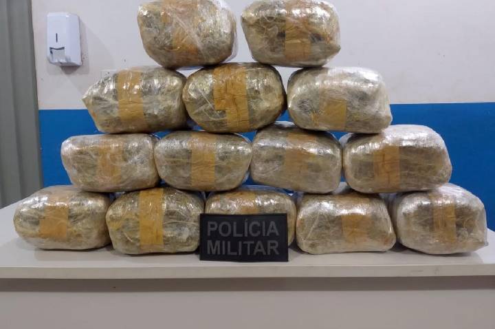 PM apreende 15 quilos de maconha em ônibus interestadual em Vilhena