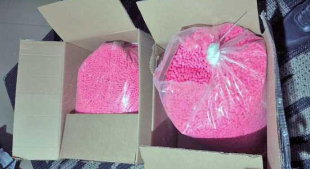 PF prende casal em hotel de luxo no Rio por desvio de cafeína para o crime organizado