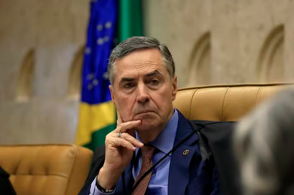 O presidente da Câmara, Hugo Motta, elogia a atuação de Barroso no STF e destaca sua importância para a Corte.