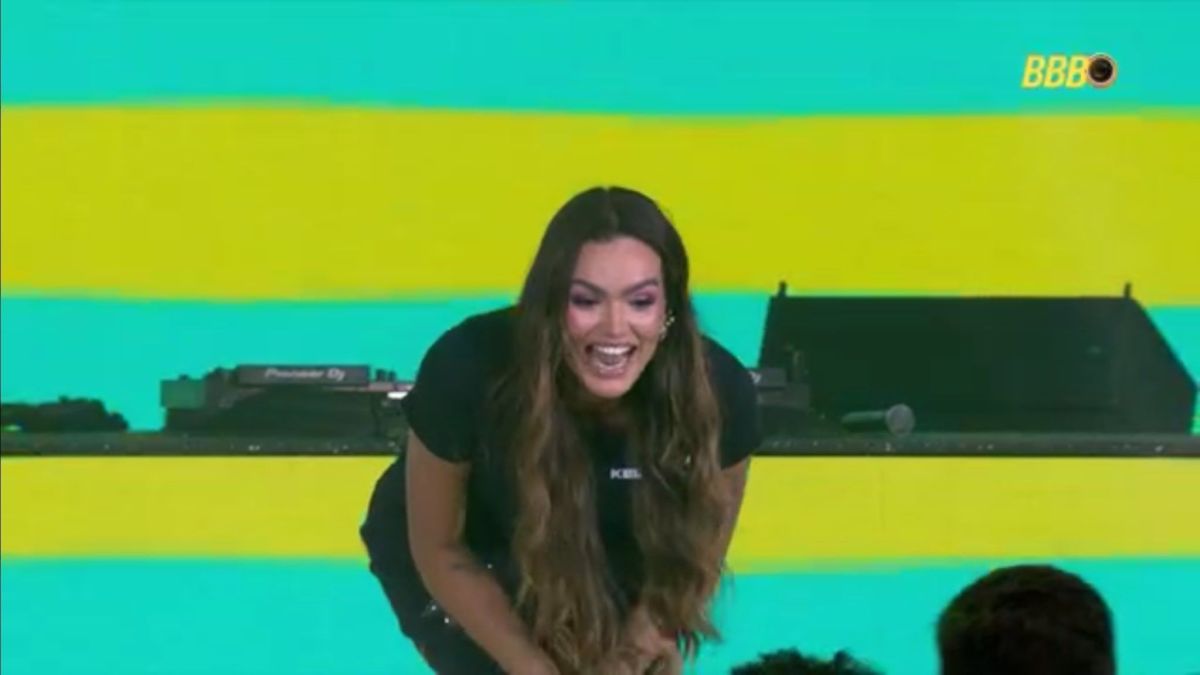 BBB 26: Filha de Kelly Key, Suzanna Freitas, sobe ao palco após show