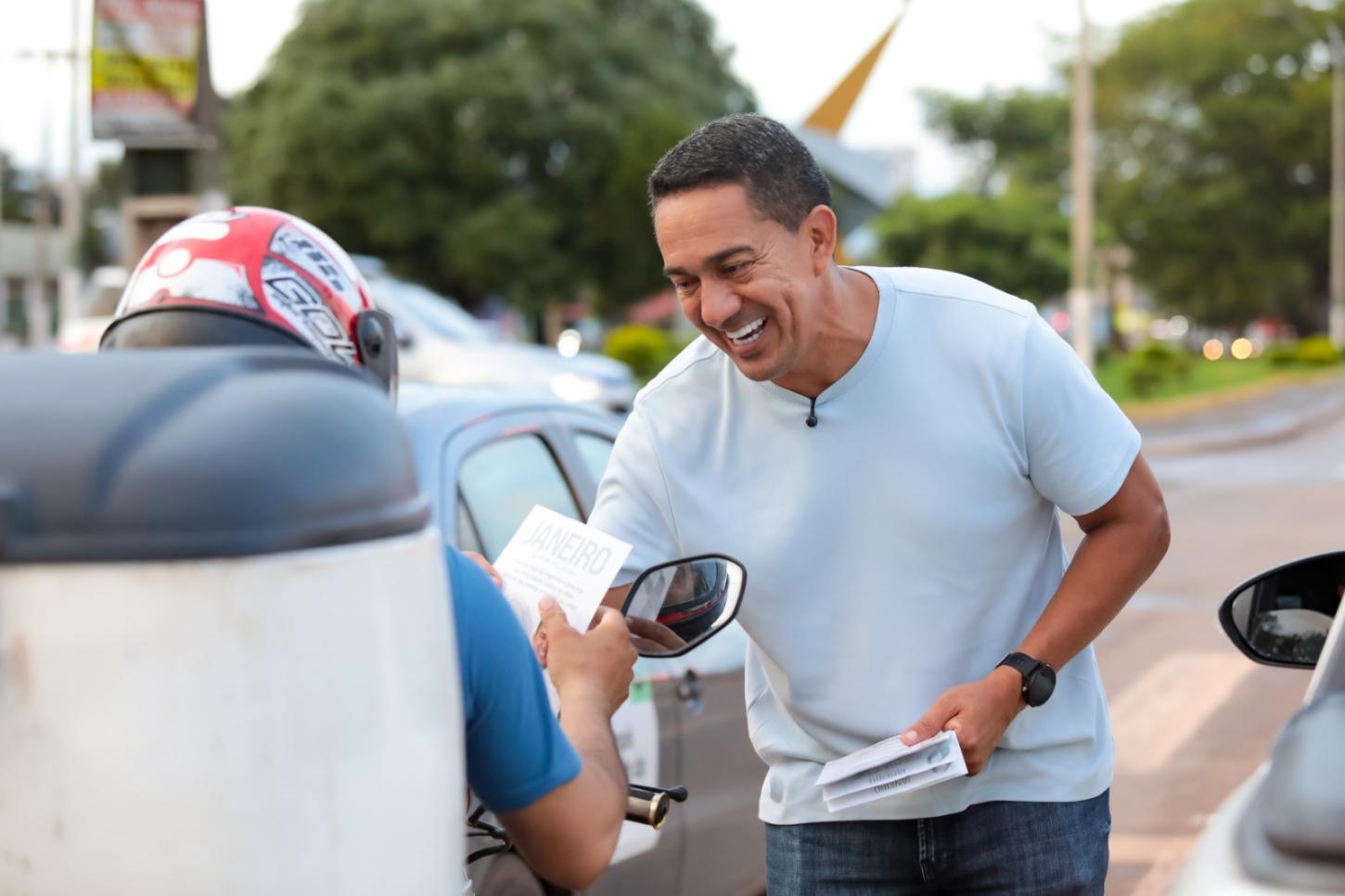 Eyder Brasil leva conscientização sobre saúde mental às ruas durante o Janeiro Branco