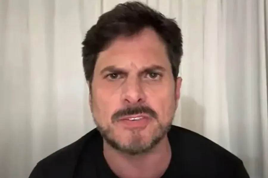 Senador Marcos do Val reforça críticas ao STF durante “caminhada da liberdade” de Nikolas Ferreira