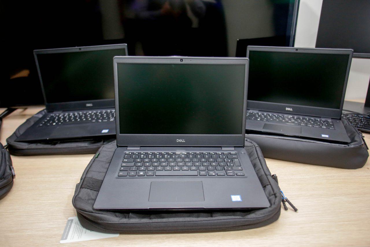 Recurso assegurado por Gislaine Lebrinha viabiliza compra de notebooks em Seringueiras