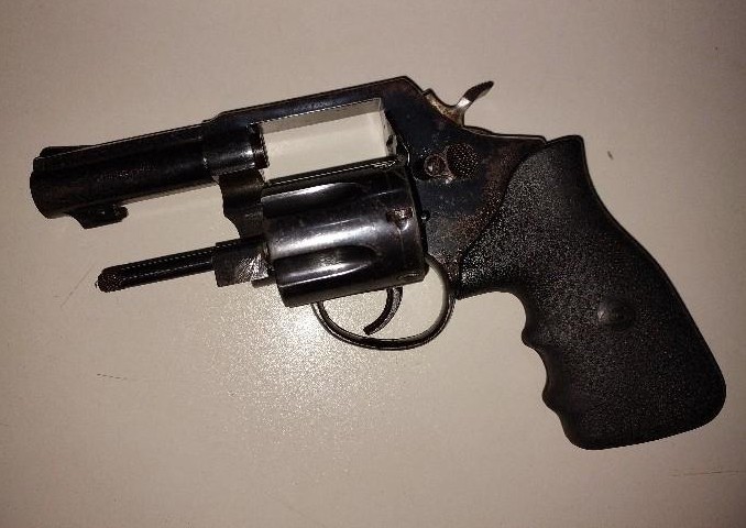 ARIQUEMES – AÇÃO INTEGRADA ENTRE POLÍCIA MILITAR E CIVIL RESULTA EM CUMPRIMENTO DE MANDADO E APREENSÃO DE ARMA DE FOGO