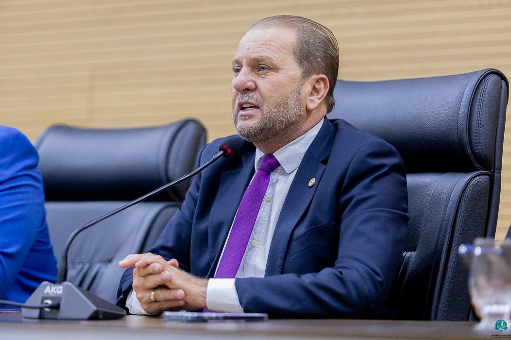 Cirone Deiró propõe redução temporária do ICMS sobre o óleo diesel