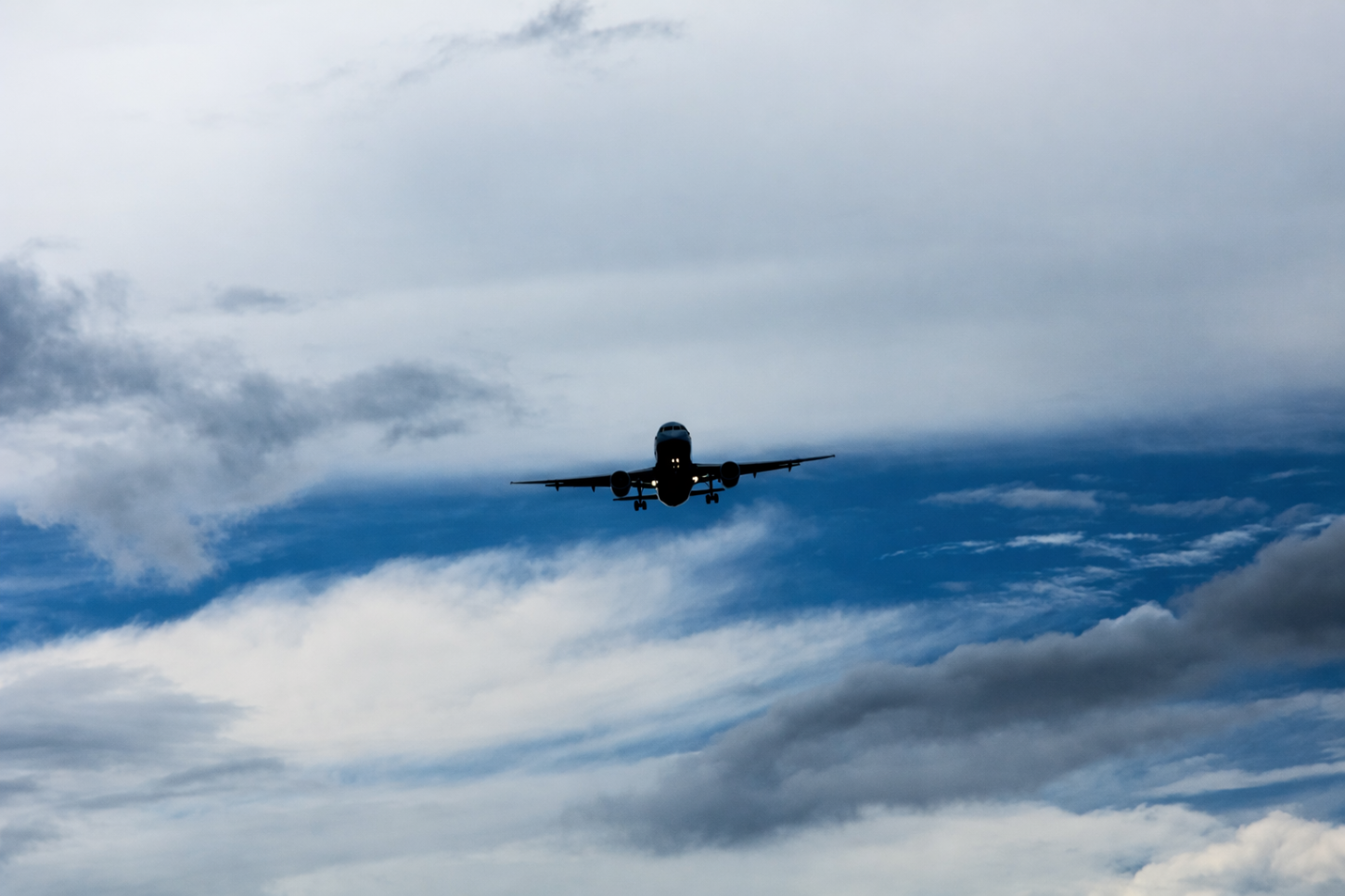 Passagens aéreas: governo zera imposto de querosene para conter alta