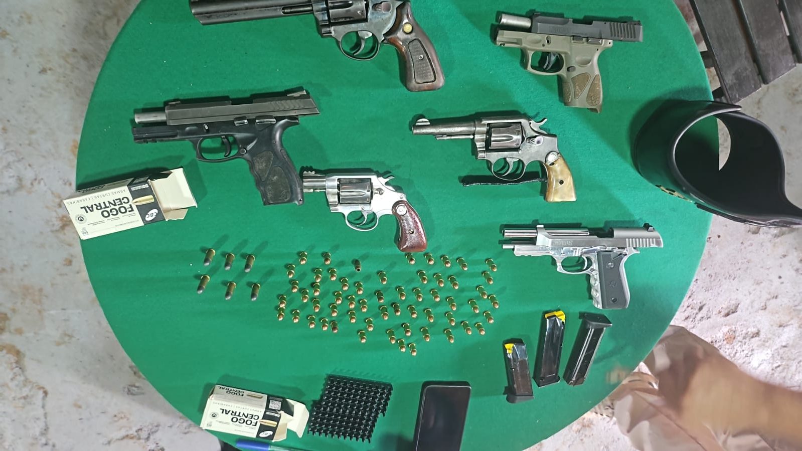 PM apreende arsenal após abordagem e prende dois suspeitos em Porto Velho e distrito de Vista Alegre do Abunã